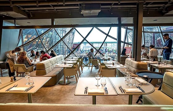 Private Tour, Luxury Eiffel Tower Lunch, Seine Cruise & Louvre