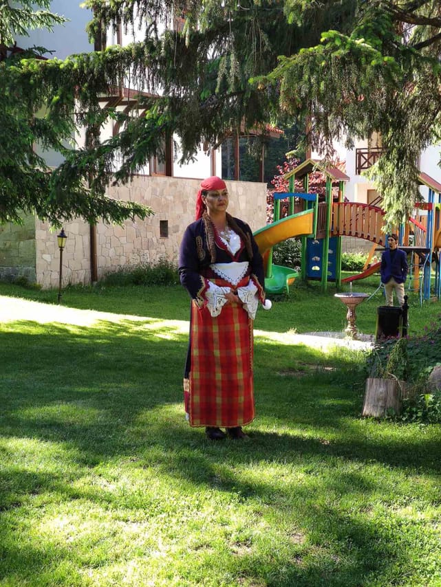 Learn to Dance Bulgarian Folklore 5