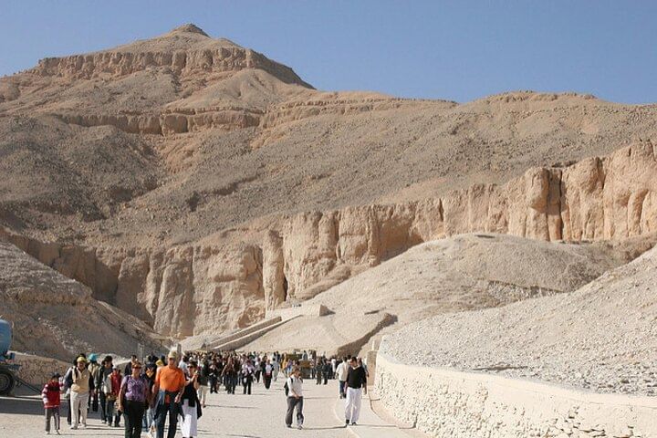 Full-Day Private Tour to Cairo from Hurghada by Bus
