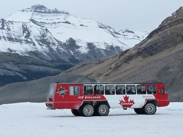 Columbia Icefield and Lakes Day Tour from Calgary