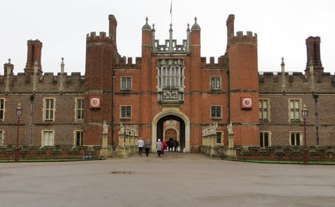 Private Tour of Windsor Castle and Hampton Court Palace