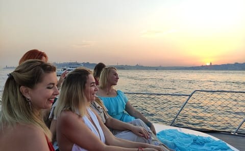 Luxury Sunset Cruise on the Bosphorus in Istanbul
