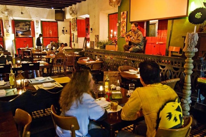 Traditional brazilian diner with live music and one caipirinha  4