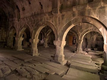 4 Full days in Georgia with private tour, free aiport