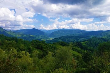 Lechkhumi Day Tour: Nature and Usakhelouri Wine Experience