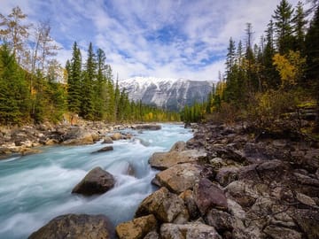 Three-Day Tour of Banff, Lake Louise, and Drumheller from Calgary