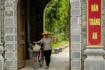 Tam Coc River Day Tour from Hanoi with Hoa Lu Visit