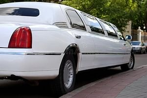 Two hours Private Limo rental with chauffeur in Dubai 