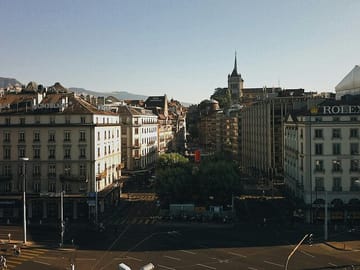 Private Full-Day Cultural Tour of Geneva with Photography Session