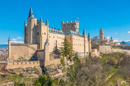 Avila and Segovia All Included with Gastronomic Lunch