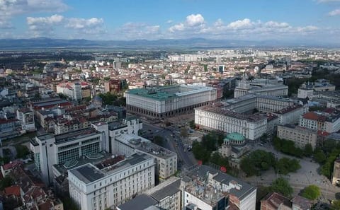 Sofia Night Tour with Dinner and Folklore Performance