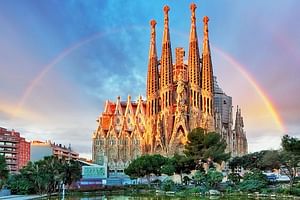 Sagrada Familia: Fast-Track Ticket and Audio Tour on Mobile App
