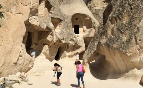 Cappadocia Day Tour: Discover Derinkuyu and Scenic Valleys