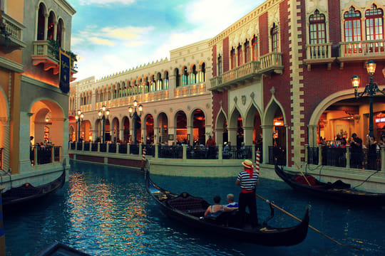 Venice Walking Tour and Gondola Ride