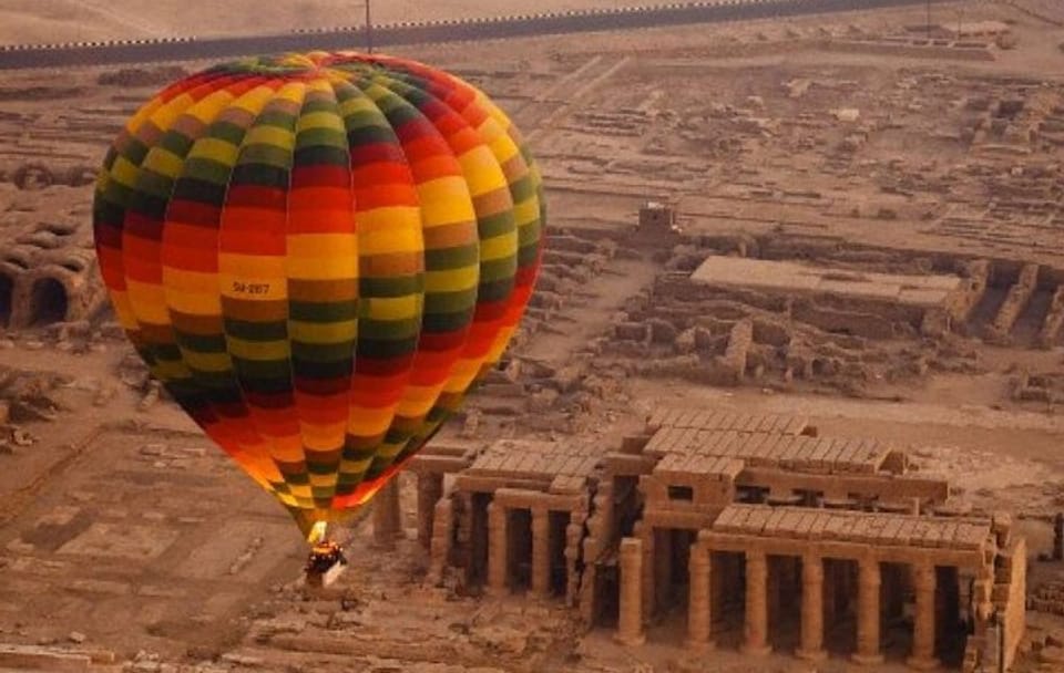 From Hurghada: Luxor Overnight Tour and Hot Air Balloon Ride