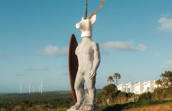 Nazaré Giant Waves Surf Tour – Experience Portugal’s Big Wave Capital