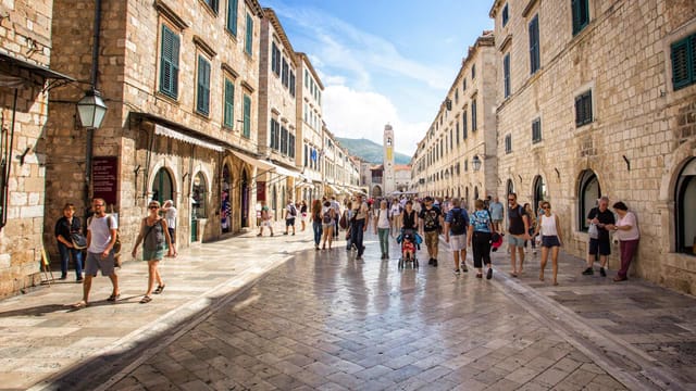 Guided Old City Group Walking Tour