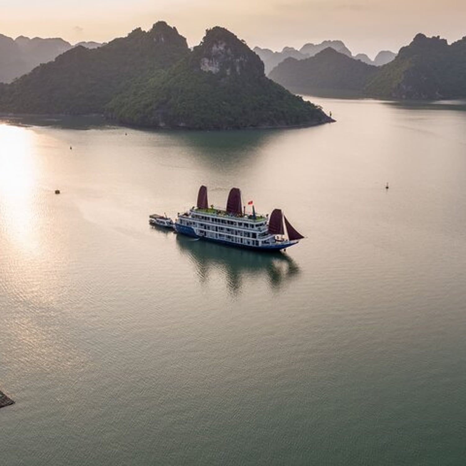 Explore Halong and Lan Ha Bay in a 3-day La Casta Cruise