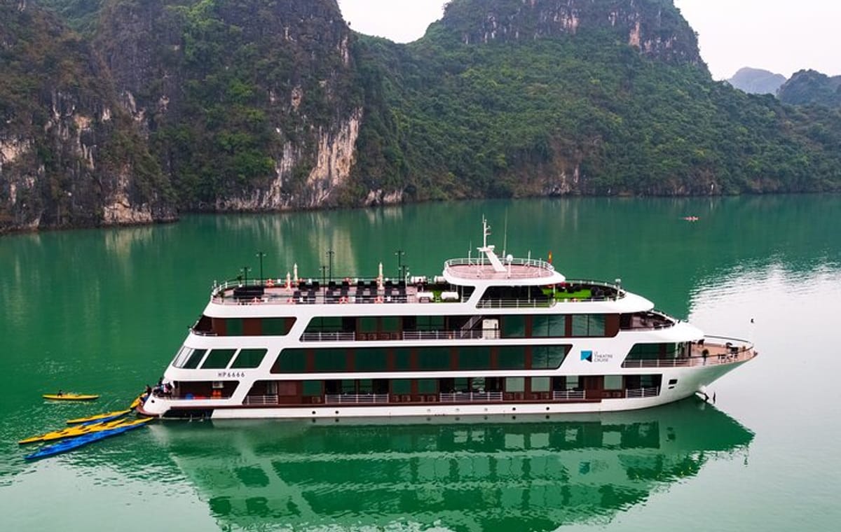 Le Theatre Cruise – Wonder on Halong Bay 2 Days 1 Night Tour