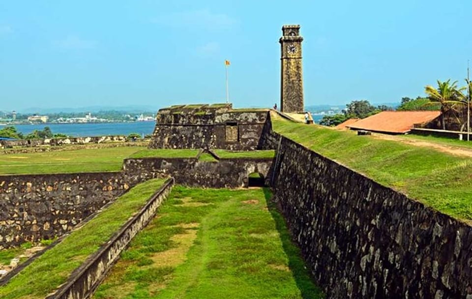 Colombo to Galle Fort Historical Bus Tour