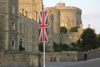Windsor, Stonehenge & Salisbury Cathedral Private Tour with Pass 7