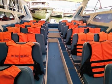 Fast and safe travel with Pakbara Speed Boat Club