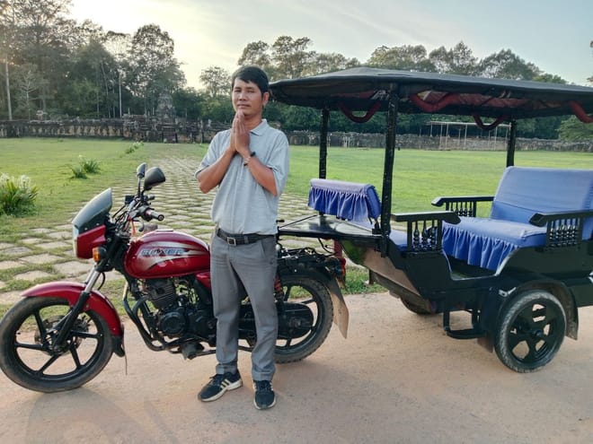 Private Battambang Full-Day Tuk-Tuk Tour with Bamboo Train & Bat Cave photo 3
