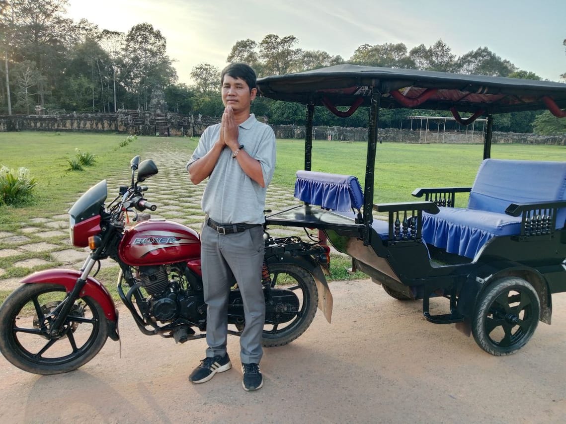 Private Battambang Full-Day Tuk-Tuk Tour with Bamboo Train & Bat Cave 3
