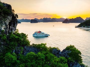 UNESCO Heritage Tour from Hanoi to Ha Long Bay