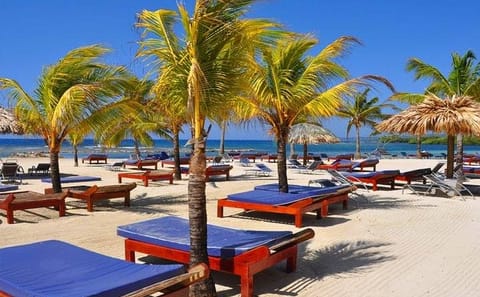 Private Beach Day at Las Palmas, West Bay, Roatán