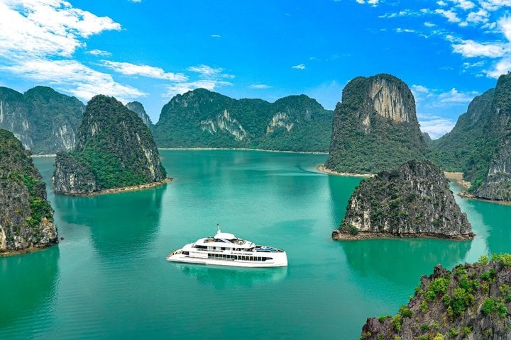 Hanoi: Scenic Ha Long Bay Escape with Symphony Luxury Cruise 7