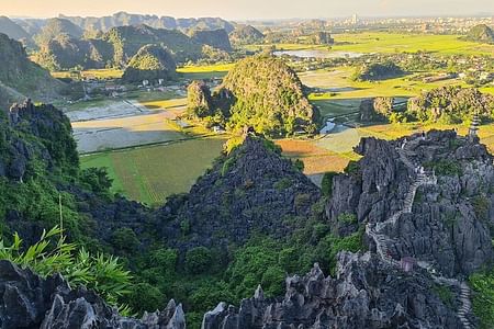 Luxury Tour to Bai Dinh Pagoda, Trang An Caves & Mua Cave Views