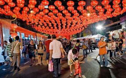 Bike and Culinary Tour of Bangkok's Chinatown Neighborhood