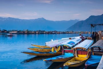 5-Days Kashmir tour includes Accommodation and Private Transportation
