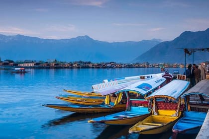 5-Days Kashmir tour includes Accommodation and Private Transportation