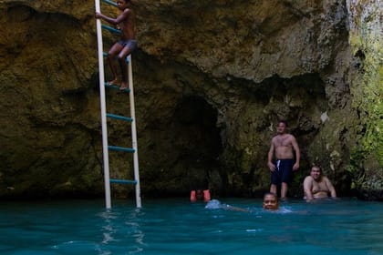 Half-Day Tour in Blue Hole mineral spring Negril with Transportation