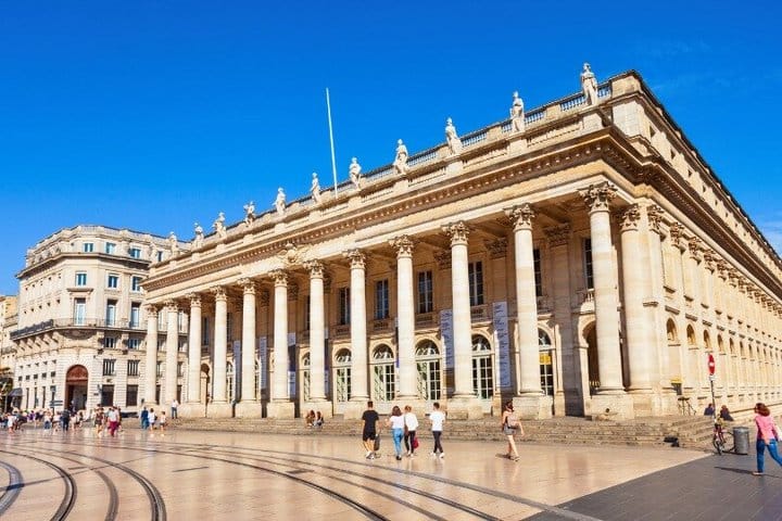 TOP Bordeaux Private Guided Tour with your Mobile 5