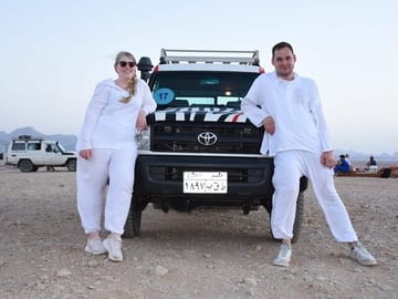 Jeep Safari and Stargazing Dinner Experience in Hurghada