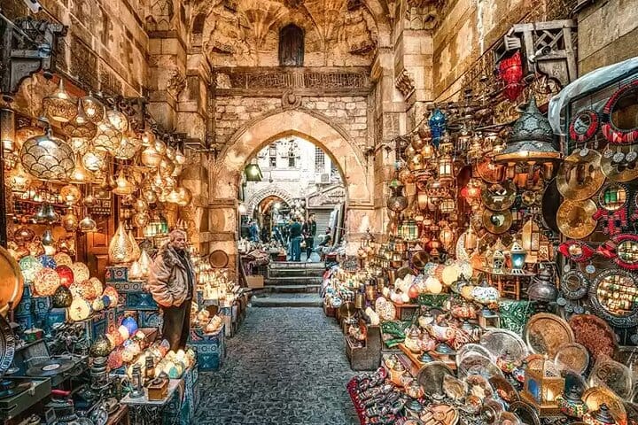 Private Visit to Cairo’s Khan el Khalili Market with Local dish