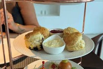 Dubai: Bustronomy Gourmet Brunch, Afternoon Tea, or Dinner on a Luxury Glass-Roof Bus!