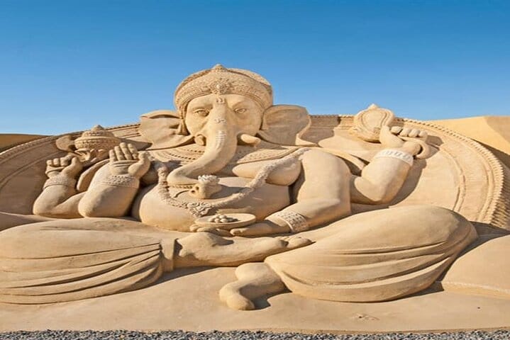 Sand City Tour with Tickets and Private Transfer from Hurghada