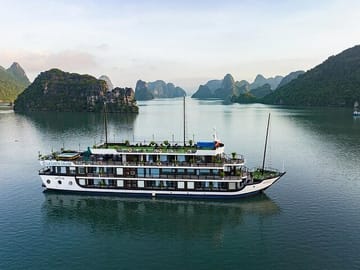Halong Overnight Cruises 2 Days 1 Night Tour from Hanoi