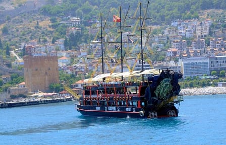 All-Inclusive Alanya Boat Tour with Lunch and Soft Drinks
