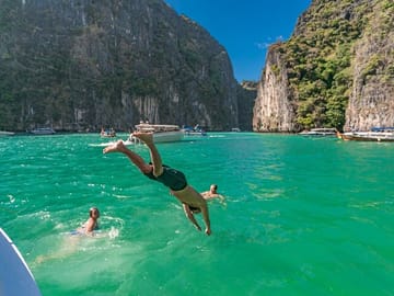 Full Day Speed Catamaran Tour to Phi Phi and Bamboo Islands