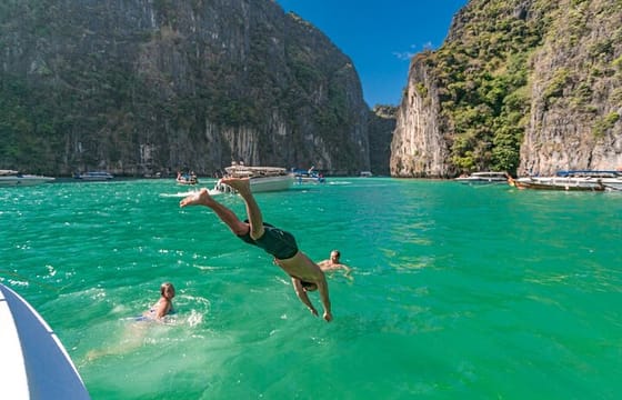Full Day Phi Phi and Bamboo Islands Tour by Speed Catamaran