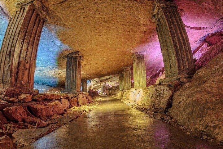 4 Full days in Georgia with private tour, free aiport