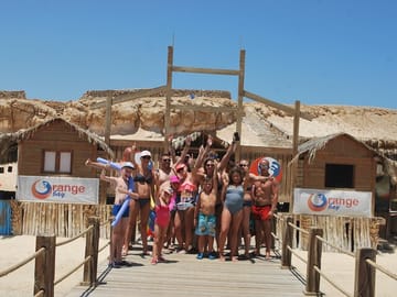 Orange Bay VIP Cruise – Celodenní výlet se šnorchlováním, vodními sporty a obědem