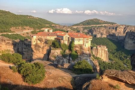 Meteora & Delphi Luxury Tour: Monasteries, History & Greek Cuisine