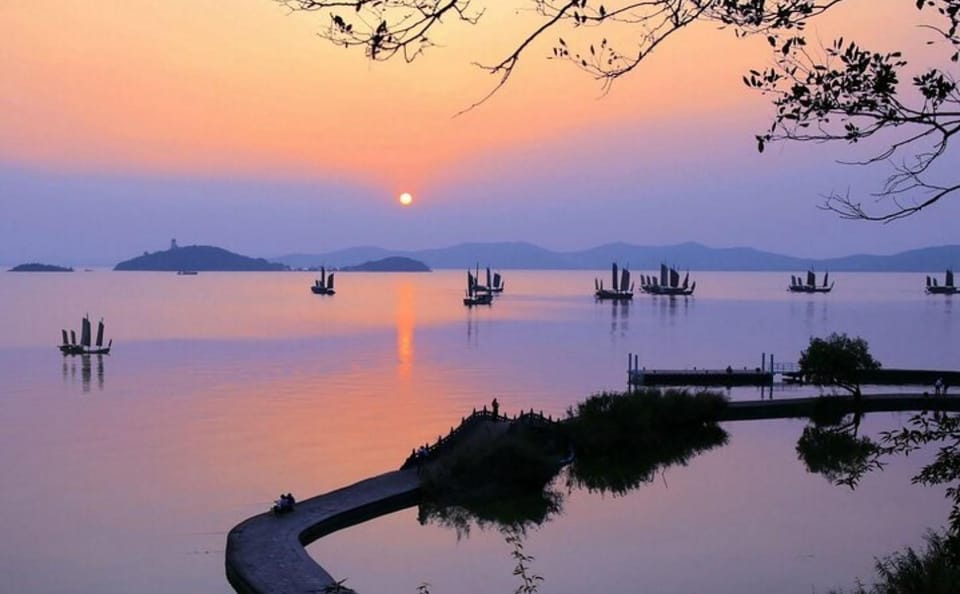 Private Hiking Tour to Guangfu Peak near Suzhou