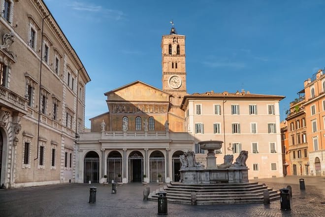 Piazza Sta. Maria in Trastevere in Rome